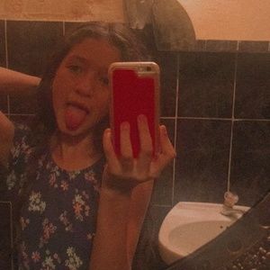 Meet your Posher, Valeria